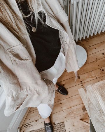 Gucci Black Loafers of Alix on the Instagram account @icovetthee