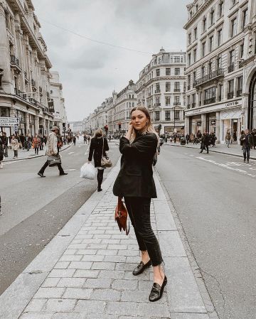 Brown Shoulder Bag of Alix on the Instagram account @icovetthee