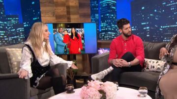 L'errance Embelli Robe portée par Morgan Stewart sur E! News Le 5 Décembre 2019
