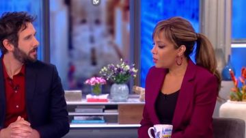 Roland Mouret Belt­ed Blaz­er worn by Sunny Hostin on The View December 5, 2019