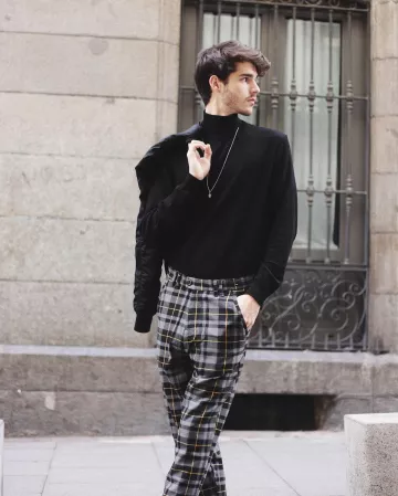 Checked Pants of Alvaro Mel on the Instagram account @meeeeeeeel_