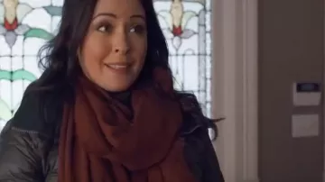 Doudoune noir de Diane (Juliana Wimbles) dans Un nouveau chapitre pour Noël