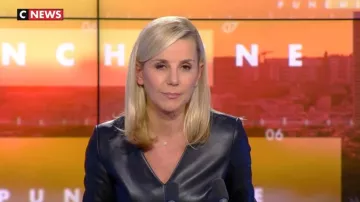 The black Dress in leather Laurence Ferrari in Punchline