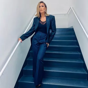 Le top à col transparent de Vitaa sur le compte Instagram de @vitaa