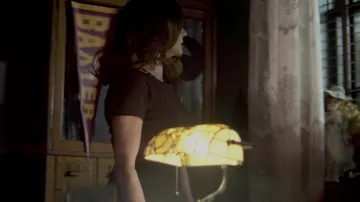 Tiffany Style stained glass rose banker lamp of Mary Wardwell (Michelle Gomez) in Chilling Adventures of Sabrina (S01E01)
