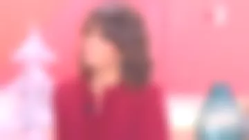 La blusa crepé de algodón burdeos de Faustine Bollaert en Ça comienza aujourd'hui a partir del /12/2019