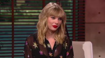 The blouse worn by Taylor Swift in the video Taylor Swift talks music, politics and life on BBC 1 - Radio 1