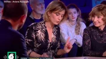 The dress midi slouchy V-neck printed Black Camille Girerd in C policy