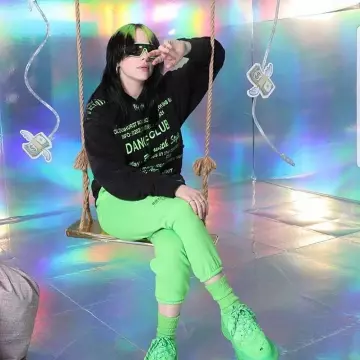 Balenciaga Vert Triple S Sneakers de Billie Eilish sur l'Instagram account @billieeilish 8 décembre 2019