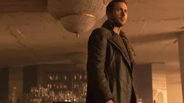 Lapel Collar Trench Leather Coat of 'K' (Ryan Gosling) in Blade Runner 2049