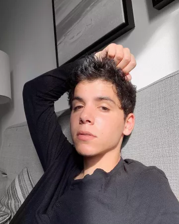 T-Shirt en Jersey noir de Sulivan Gwed sur l'Instagram account @sulivangwed