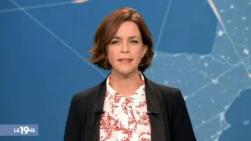 The shirt collar ascot print of Nathalie Renoux in The 12:45, M6