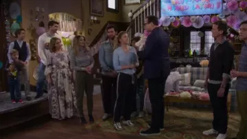 Rag & Bone Striped Trim Track Navy Pants worn by Stephanie Tanner (Jodie Sweetin) in Fuller House Season 5 Episode 1