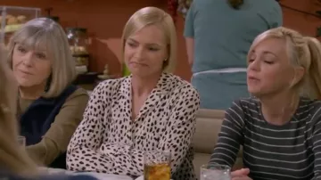 Rails Rebel Chee­tah Spot Shirt worn by Jill Kendall (Jaime Pressly) in Mom Season 07 Episode 09
