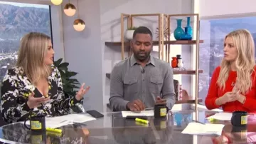 Alice + olivia Temika Cutout Print Dress usado por Carissa Loethen en E! Noticias diciembre 6, 2019