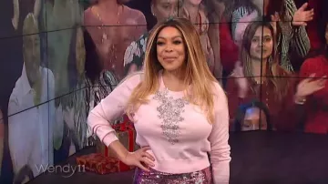 H&M Rose Orné Chandails portés par Wendy Williams Sur Le Wendy Williams Show le 5 décembre 2019