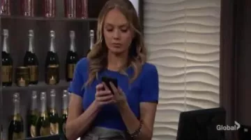 Halo noir Jodee Mini Robe portée par Abby Newman (Melissa Ordway) comme on le voit sur les Jeunes et Les Agités du 6 décembre 2019