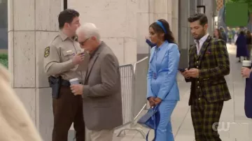 Bleu Sac à main en Cuir porté par Cristal Carrington (Daniella Alonso) dans la Dynastie Season03 Episode08