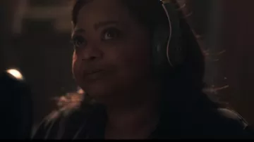 Black Wireless Headphones used by Poppy Parnell (Octavia Spencer) in Truth Be Told Season 1 Episode 1