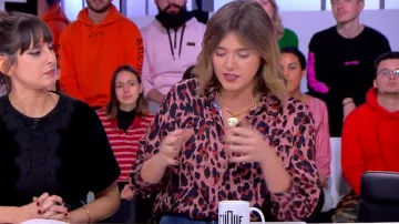 La camisa Silk Oversize Panther Rose de Camille Dauxert en Clique el 09.12.2019