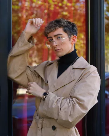 Watch­es Icon­ic Link of Lythan Cottaz on the Instagram account @lythancottaz