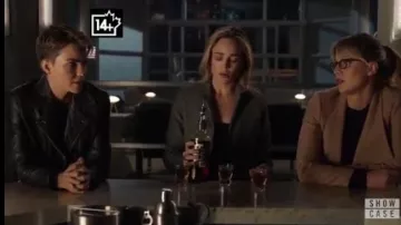 Chaqueta de cuero Wilsons usada por Kate Kane (Ruby Rose) en Batwoman Temporada 01 Episodio 09