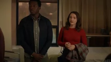 Danse Lente Mia Bolsa de Acordeón usada por Cara Bloom (Violett Beane) en God Friended Me Sseason 2 Episodio 10