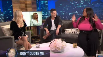 L'errance Puff Manches Robe de Velours porté par Morgan Stewart sur E! News 9 Décembre 2019