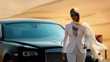 White two piece suit of Two (Mélanie Laurent) in 6 Underground