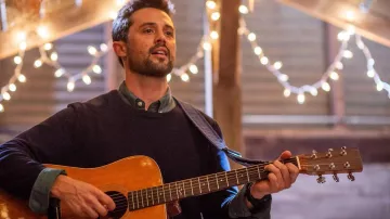 La chemise verte de Nick Russell (Stephen Colletti) dans Un ex-fiancé en cadeau