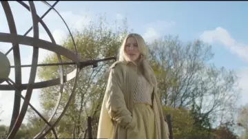 Beige Over­size Long Trench Coat worn by Ellie Goulding in Ellie Goulding - River