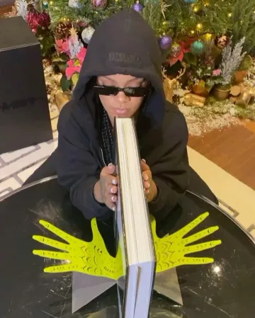 Fenty Difficulté Lunettes de soleil portés par Rihanna Instagram le 9 décembre 2019
