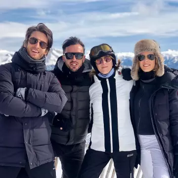 The long down jacket black, Élodie Fontan account on the Instagram of @elodie_fontan
