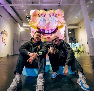 Jordan 1 Retro High Off-White University Blue de J Balvin sur le compte Instagram de @complexcon
