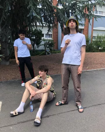 Pantalones Gucci usados por ARSN BANGER en la cuenta de Instagram de @arsn_banger