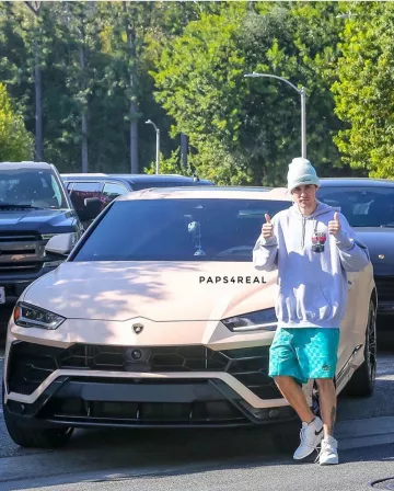 Air Fear of God Raid Light Bone de Justin Bieber sur le compte Instagram de @hypestfits