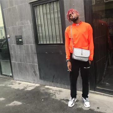 Pantalones palm angels negros por Youv Dee en la cuenta de Instagram de @youv_dee