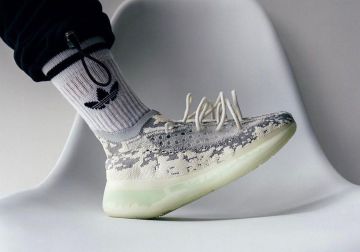 en la cuenta de Instagram de @yeezyboosts