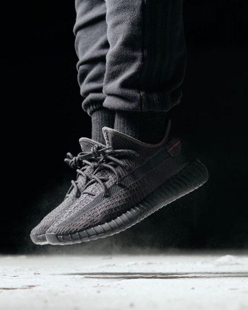 en la cuenta de Instagram de @yeezyboosts