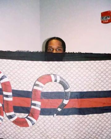Bufanda Gucci (Snake) de A$AP Rocky en la cuenta de Instagram de @asaprocky