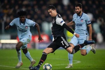 Les crampons Nike Mercurial Superfly 7 Elite MDS FG de Cristiano Ronaldo sur son compte Instagram @cristiano