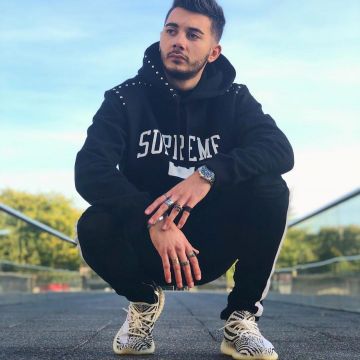 Yeezy 350 porté par so style   sur le compte Instagram de @sostyle_off 