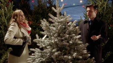 Long coat beige Cynthia Faber (Susie Abromeit) in A Christmas (almost) perfect