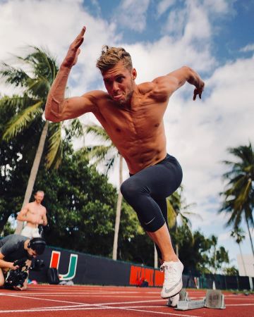 by Kevin Mayer en la cuenta de Instagram de @mayer.deca