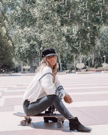 La casquette de marin portée par Maria sur le compte Instagram de @mariapombo