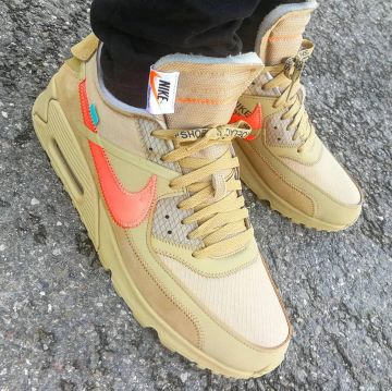 Nike Air Max 90 Off-White Desert One account on the Instagram of @lessablons
