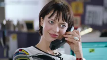 The ring worn by Mia (Heike Makatsch) in the movie Love Actually
