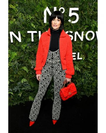 Chanel Patent Calfskin Red Black Pumps usadas por Kacey Musgraves Chanel No. 5 en la Snow Party 10 de diciembre de 2019