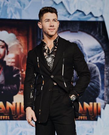 David Yurman Petrvs Scarab Chevalière portée par Nick Jonas Jumanji le Prochain Niveau de la Los Angeles Premiere 9 décembre 2019