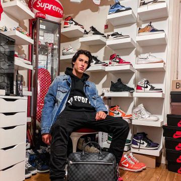 Nike af1 travis scott worn by maximus.apr on the account Instagram of @maxime.apr 